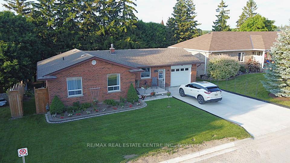 A beautifully renovated bungalow offering the perfect blend of comfort, style, and space for todays families or downsizers who dont want to compromise on quality.