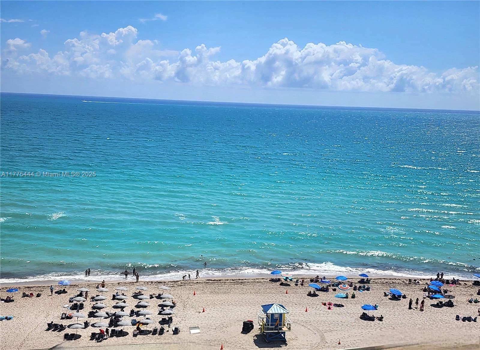 EXCEPTIONAL, AFFORDABLE BEACHFRONT RESIDENCE, DIRECT OCEAN VIEWS.