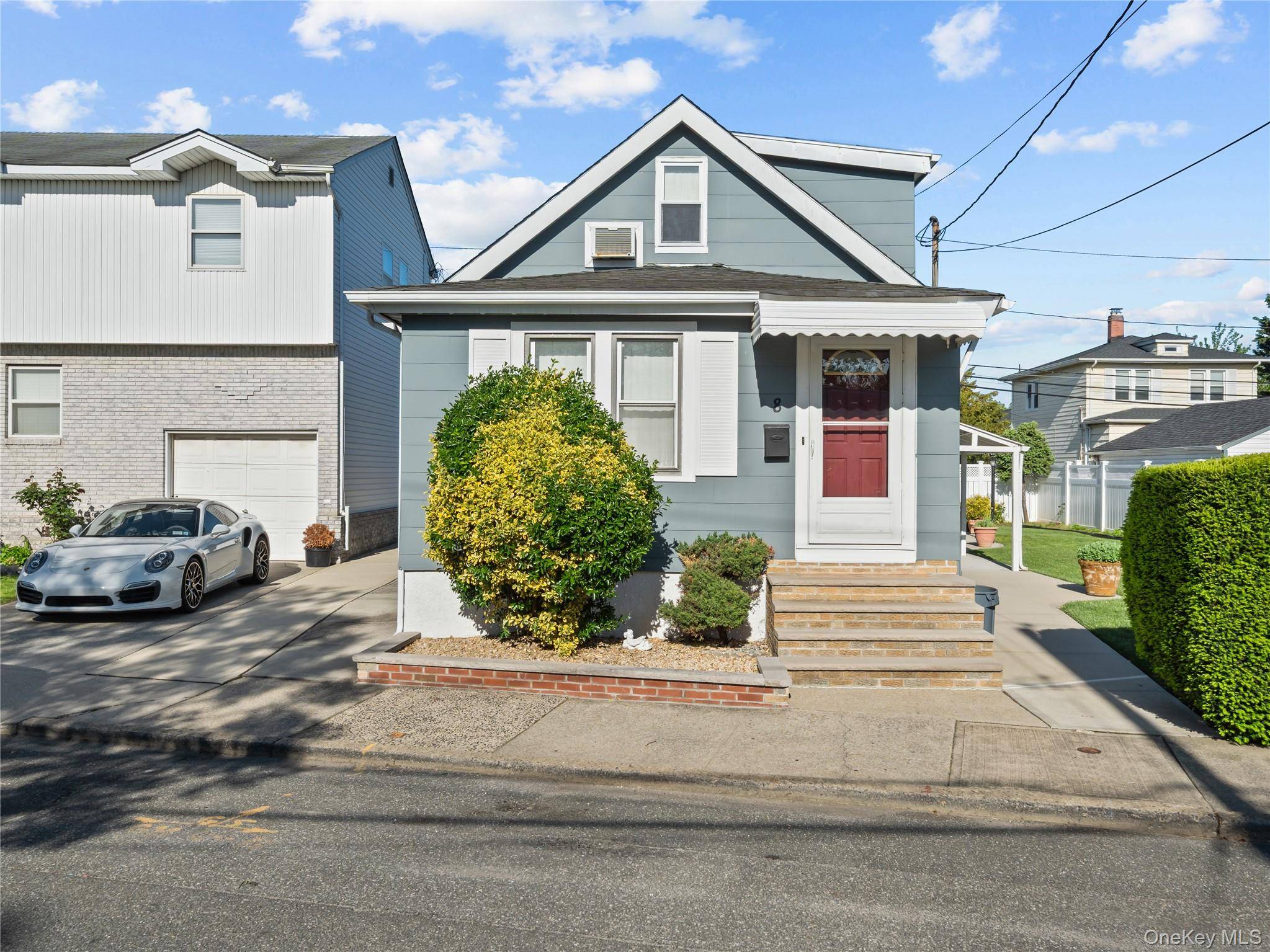 Welcome to 8 Savoy Ave. Location, Location.