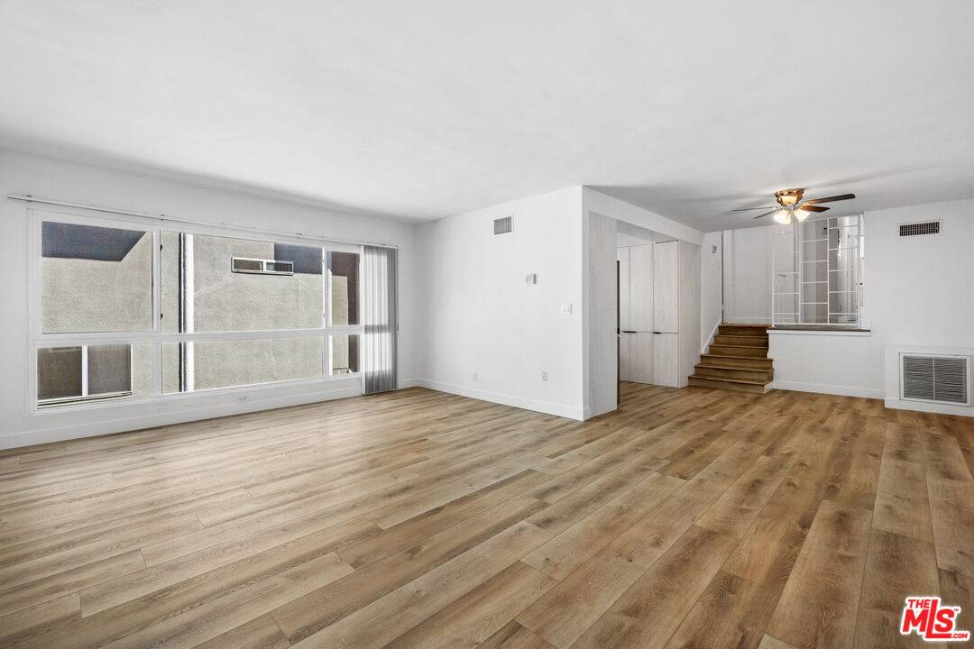 340 N Palm Dr 2BR Beverly Hills Post Office | B.H.P.O. La