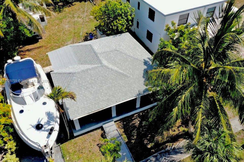 3 1. 5 SINGLE FAMILY HOME EXCELLENT OPPORTUNITY FOR BOTH HOMEOWNERS AND INVESTORS !