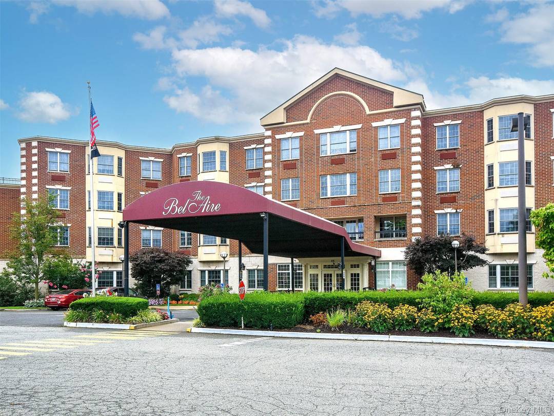 Move right into the comfort and convenience of this impeccably maintained 55 community.