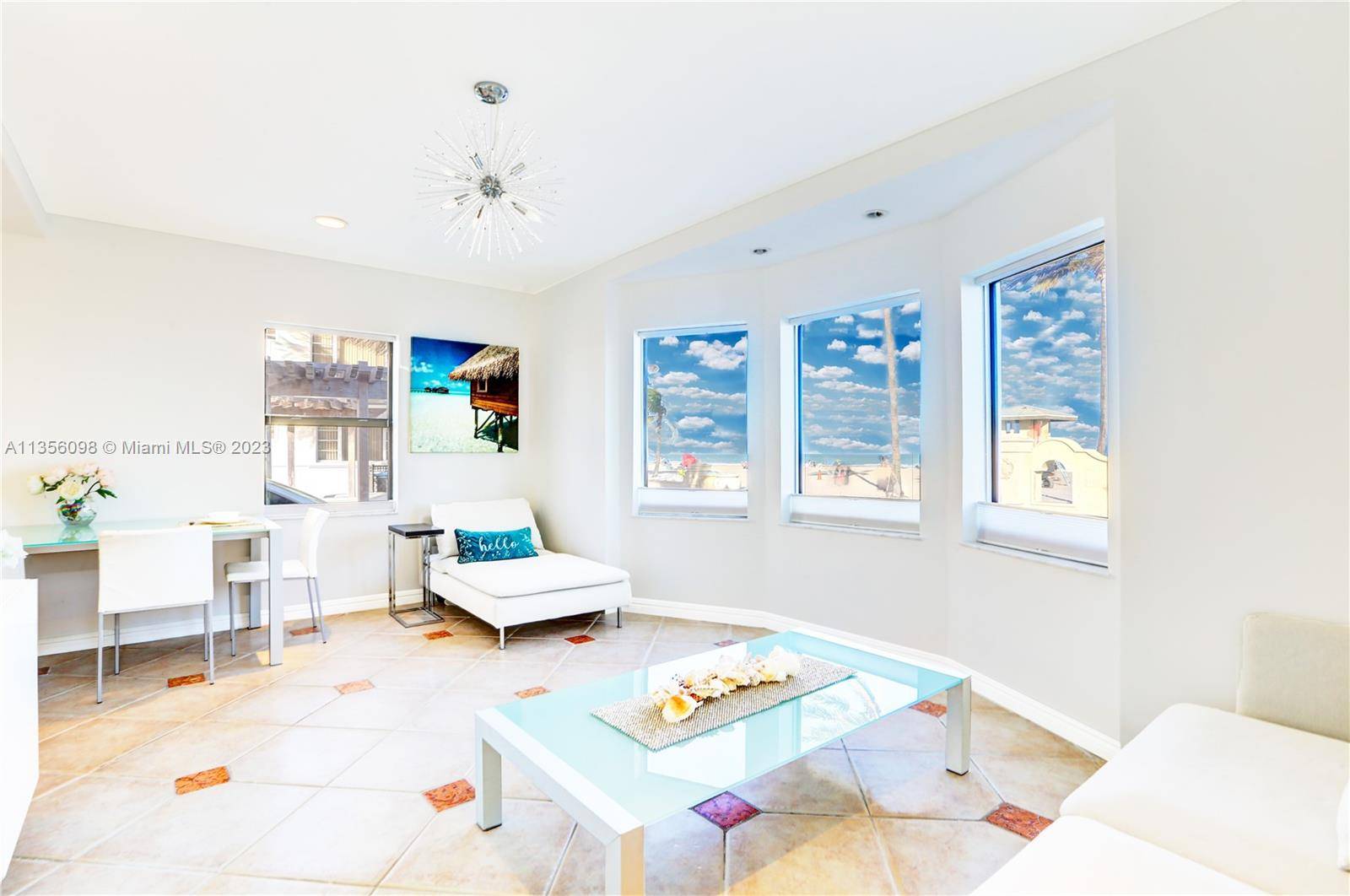 Beautiful condo located directly on the beach, with amazing beach and ocean views.