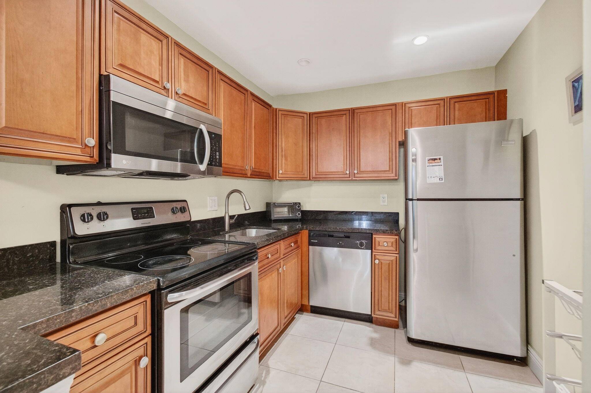BEAUTFULLY KEPT 2 2 CONDO W OPEN FLOOR PLAN TASTEFULLY FURNISHED.