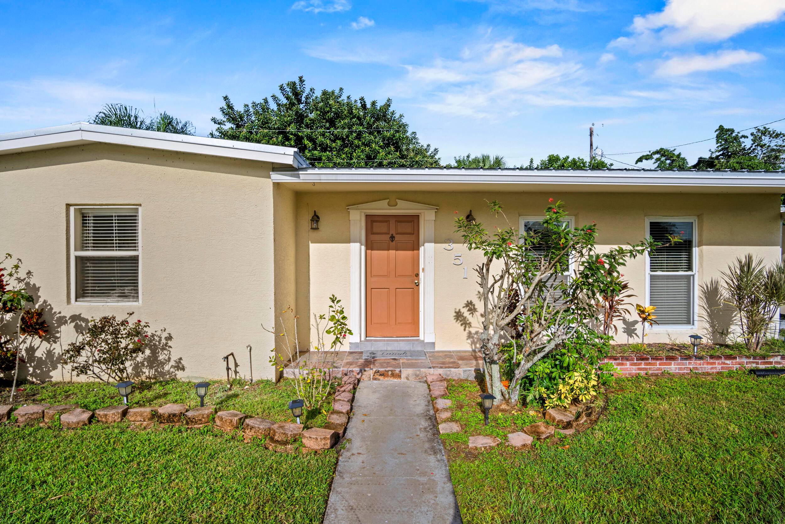 Beautiful 3 Bedroom CBS Home with Pool in Port St.