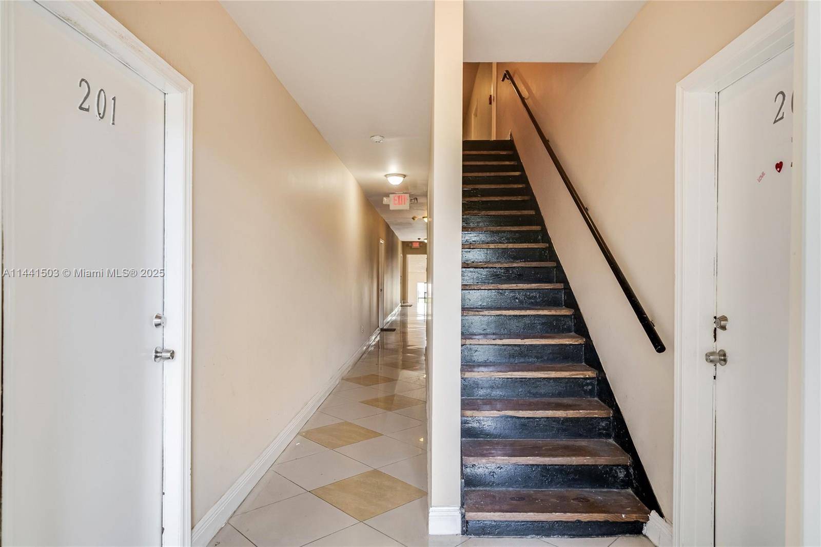 FAB. 18 UNIT OLD SPANISH STYLE BUILDING, MINUTES FROM DOWN TOWN MIAMI AND WITHIN WALKING DISTANCE FROM BRICKELL.