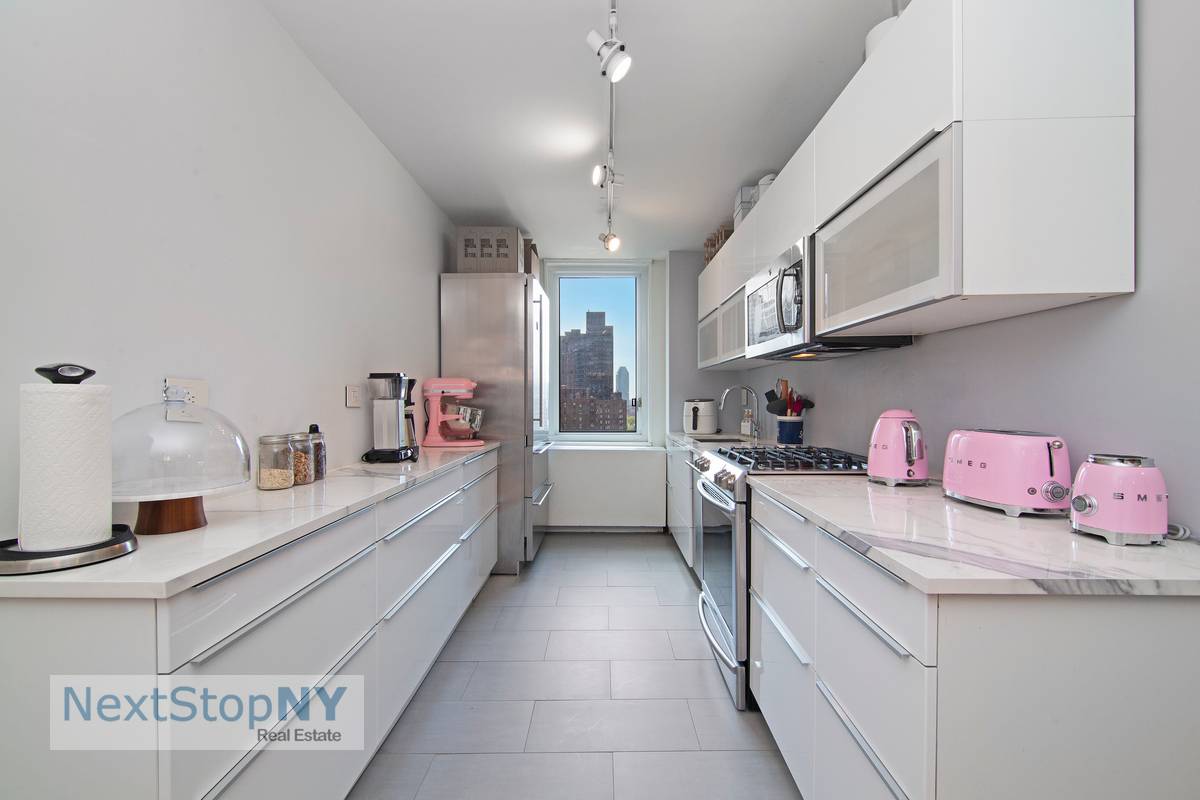 Looking for the perfect apartment in the heart of Midtown East ?