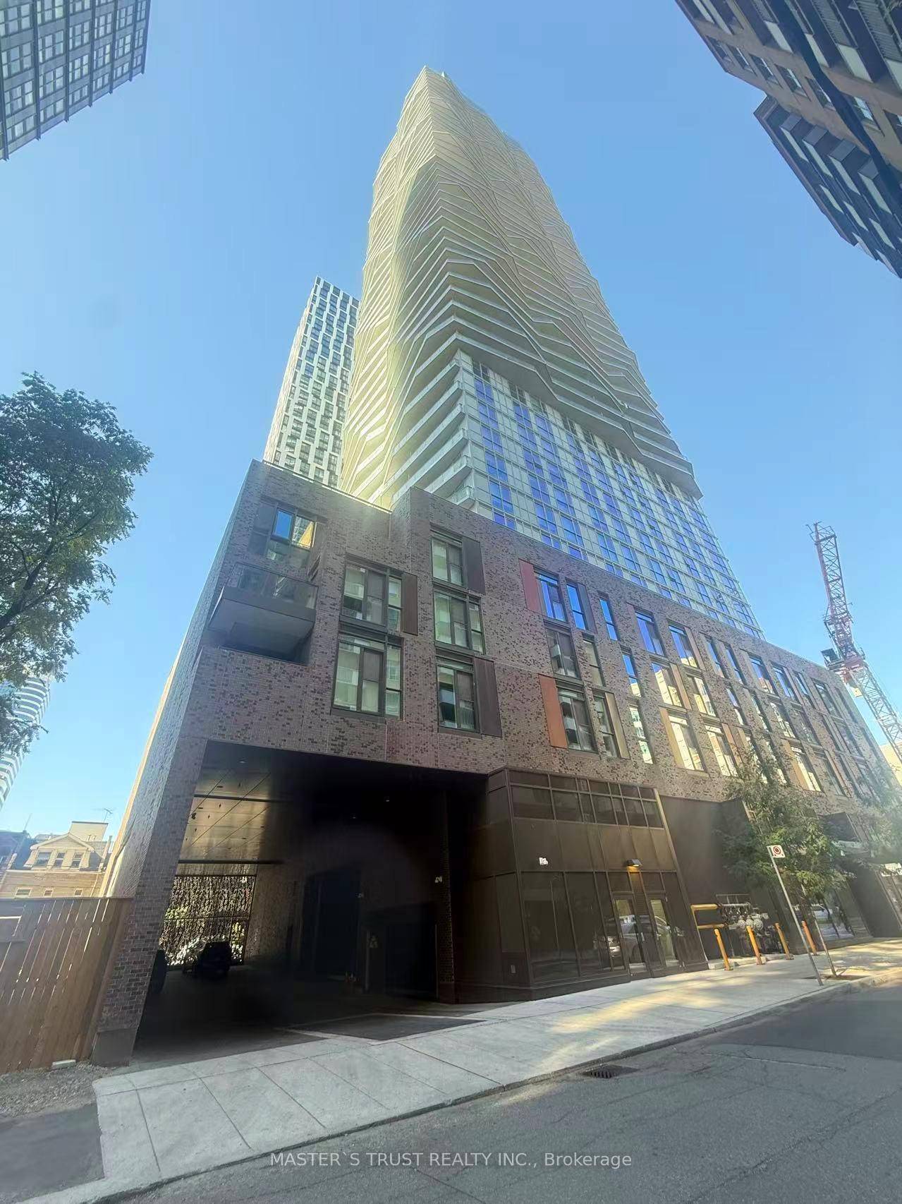 Welcome to Social by Pemberton, where contemporary design meets downtown convenience.