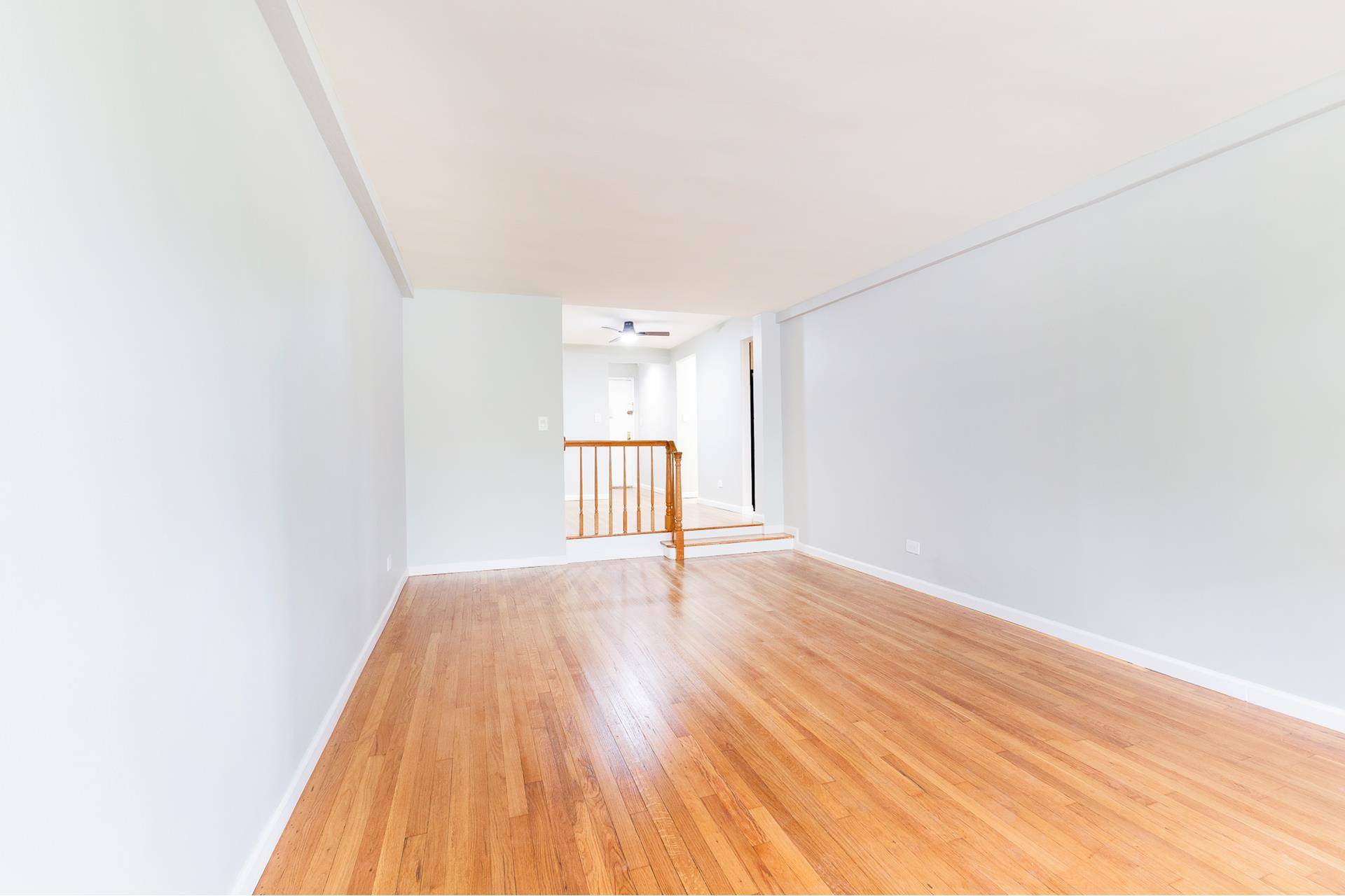 Were you searching for a renovated two bedroom Junior 4 with a balcony, on the border of Kensington and Midwood ?
