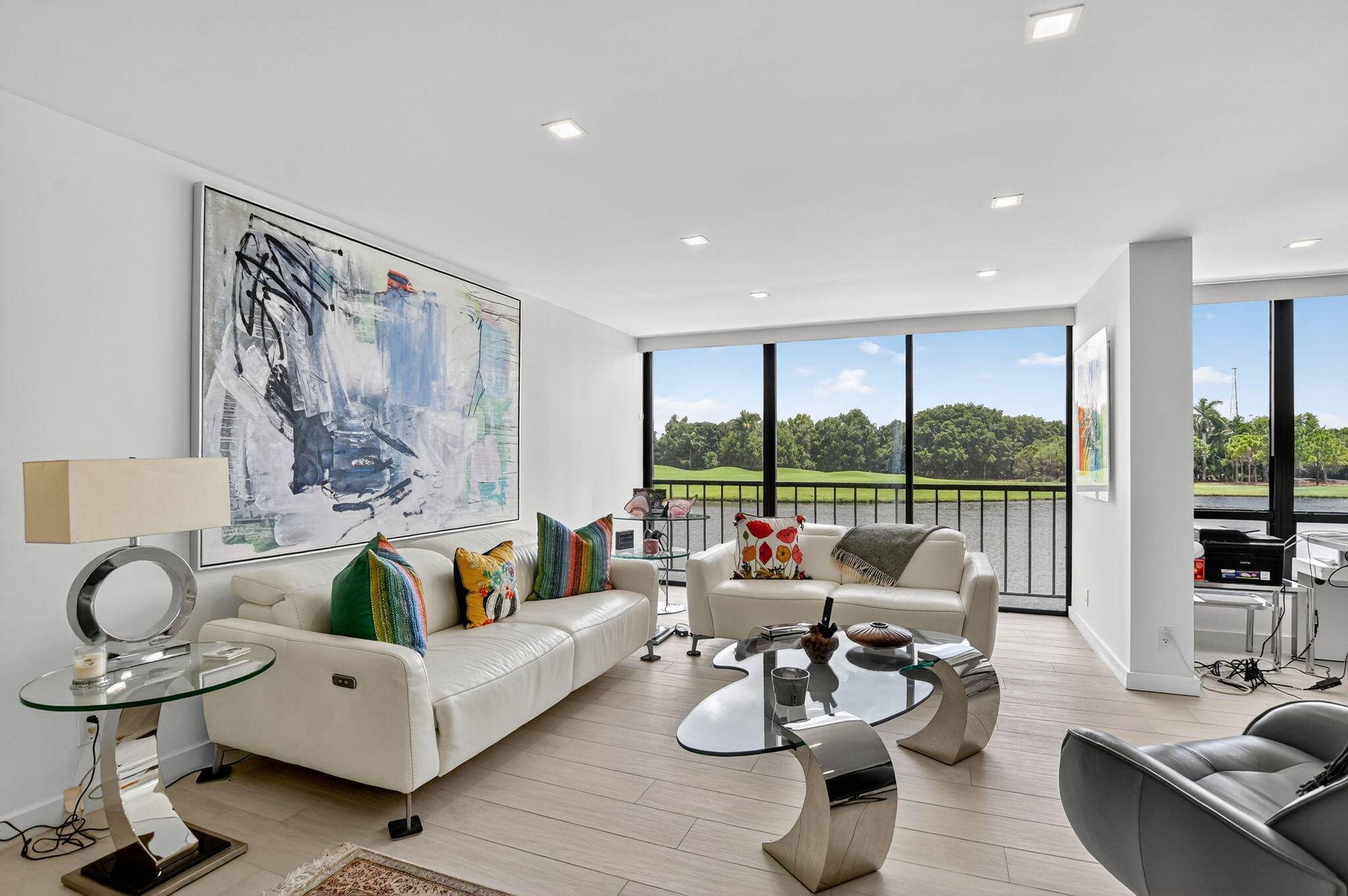 Fully updated move in ready spacious Lakewood Condo with spectacular views.