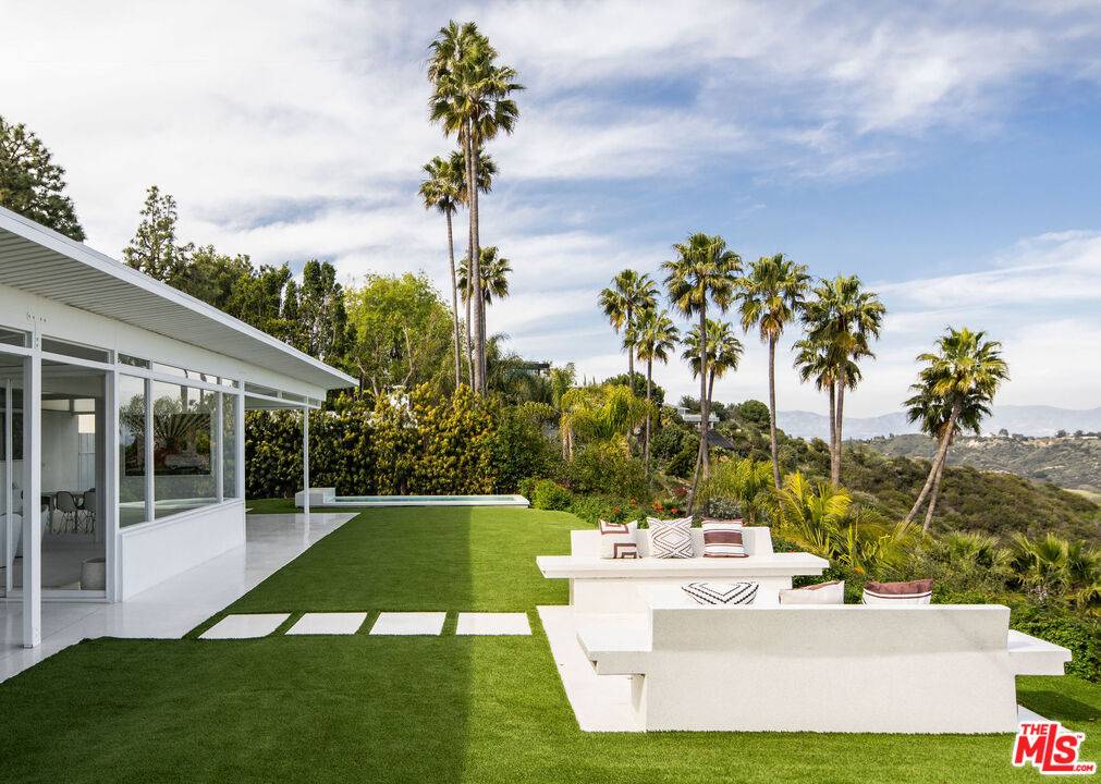 2262   Stradella Rd 3BR Bel Air La