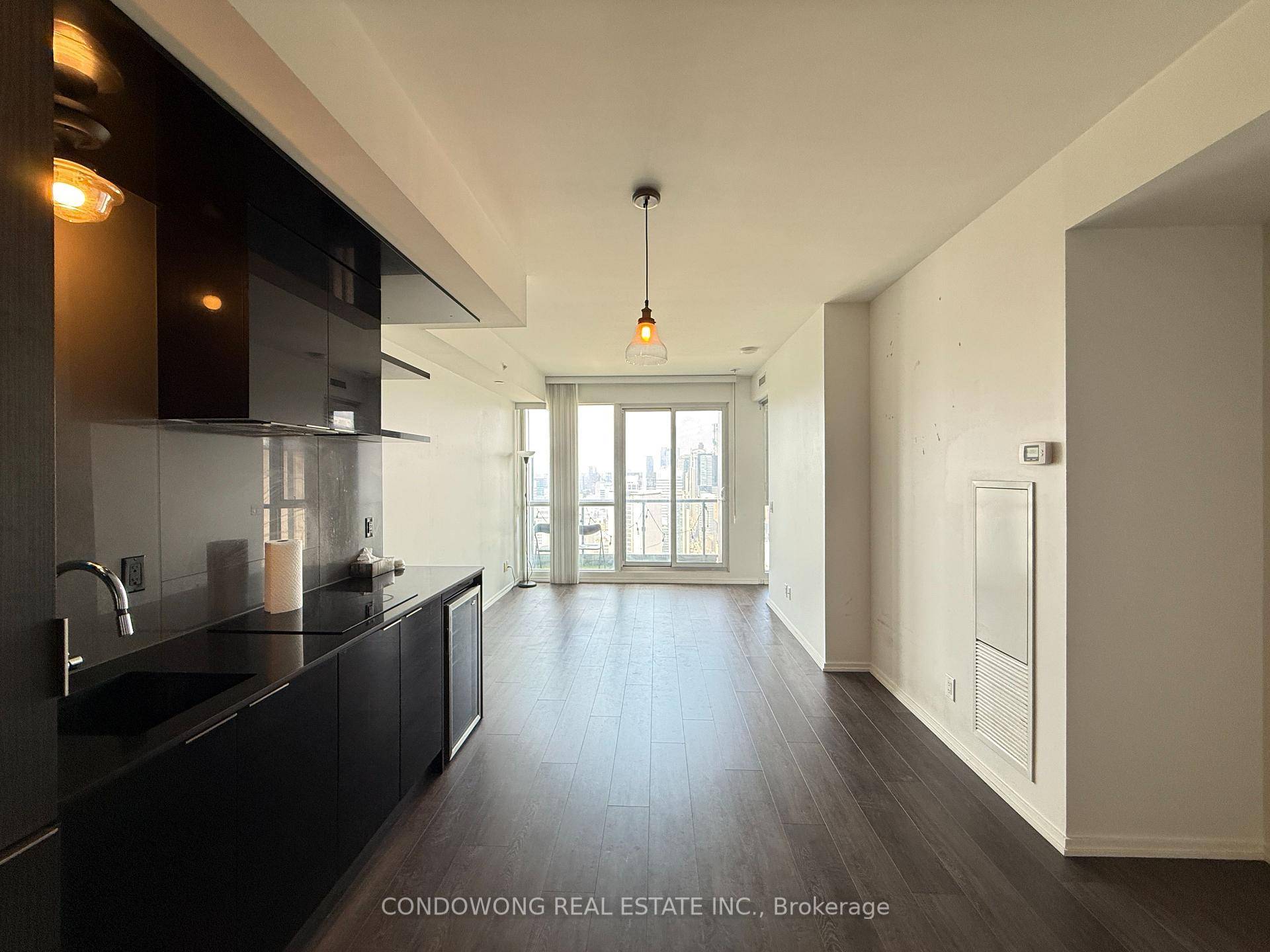 Amazing 2 Bedrooms and 2 Bath Condo At INDX in the City Centre.