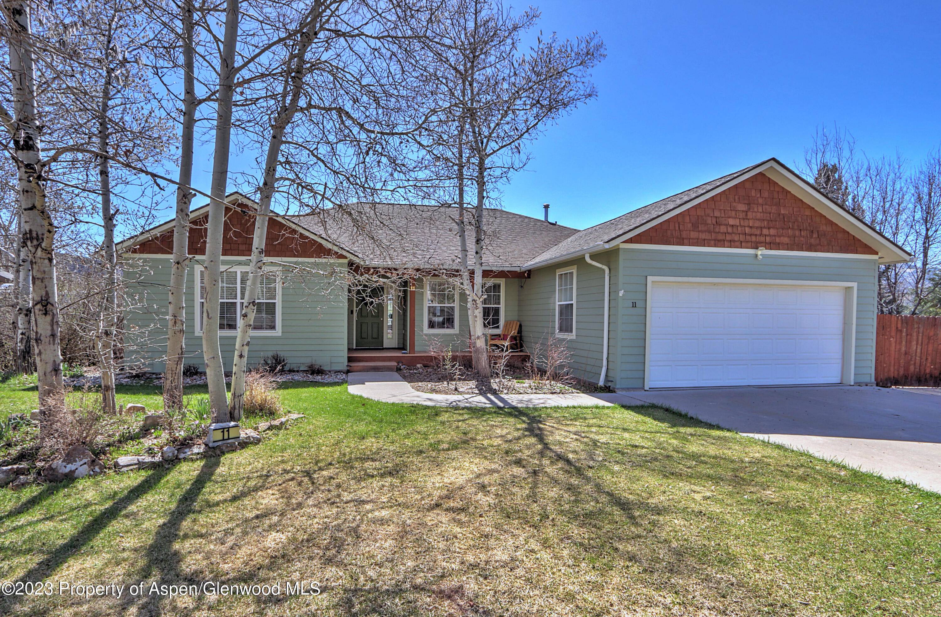 This ranch home is located on the Corner lot with only one 1 home boradering the lot, located in Castle Valley Ranch.