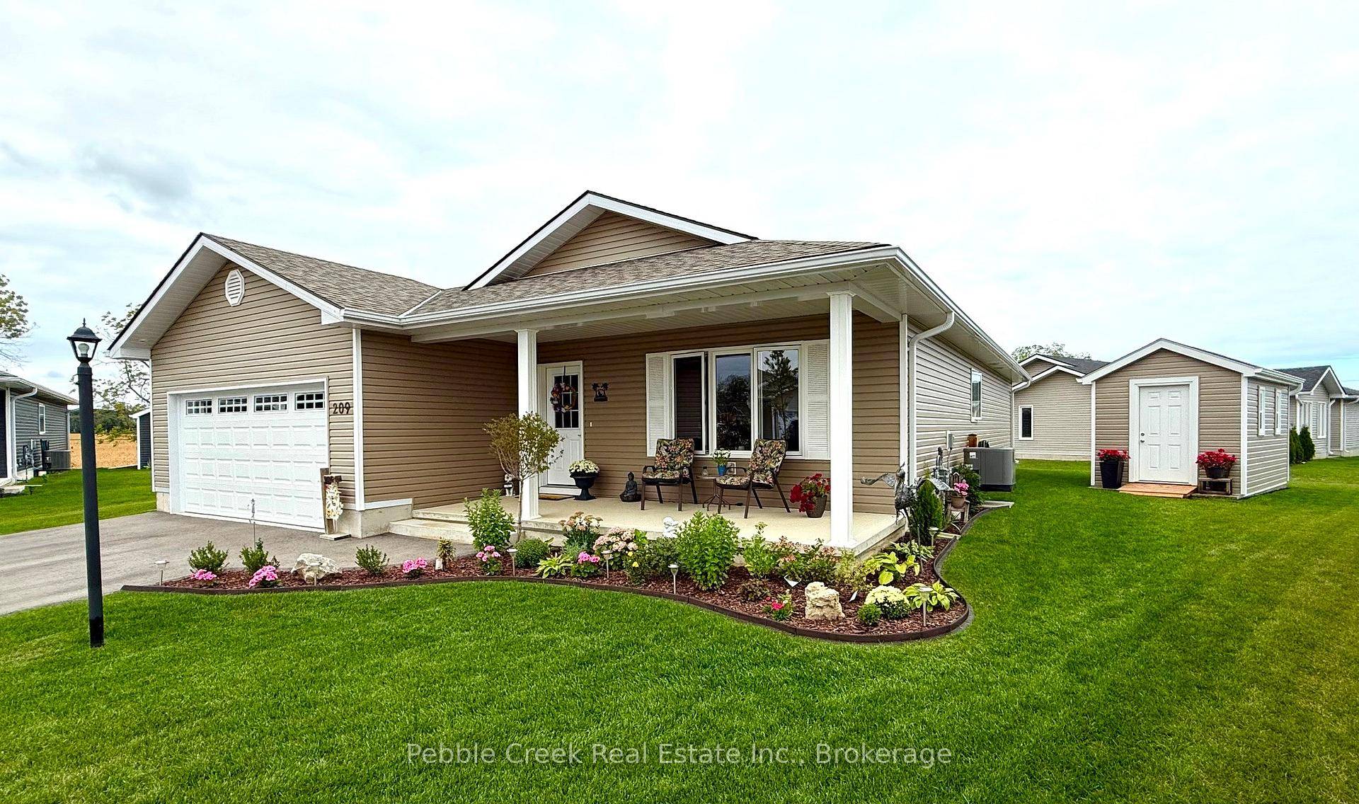 Absolutely stunning ! This beautiful home offers nearly 1600 sq ft of living space and is situated on one of the largest and most private premium lots at The Bluffs ...