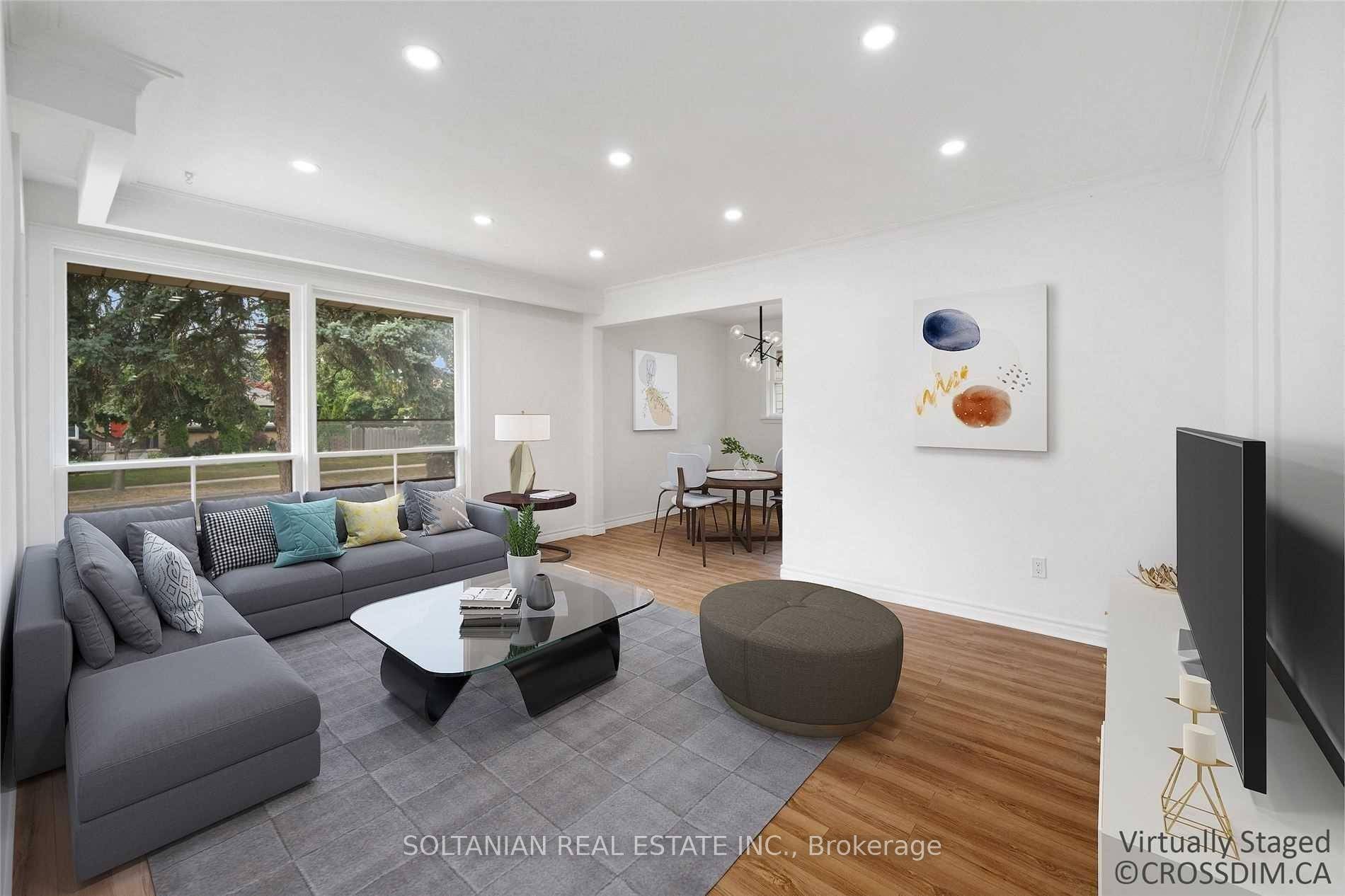 Family Bungalow In The Heart Of Sw Oakville.