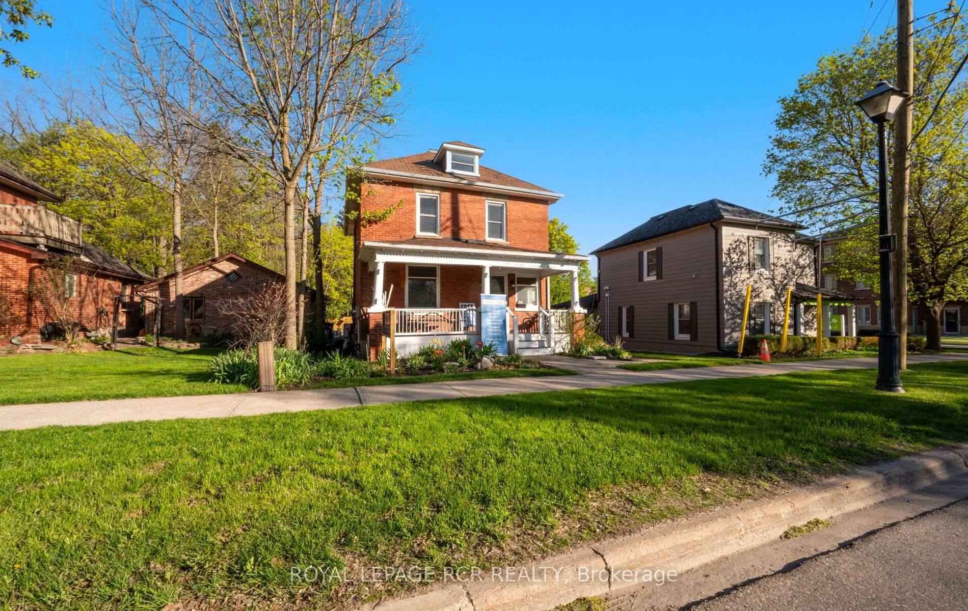 Charming Historic Office Space in Downtown Bolton !