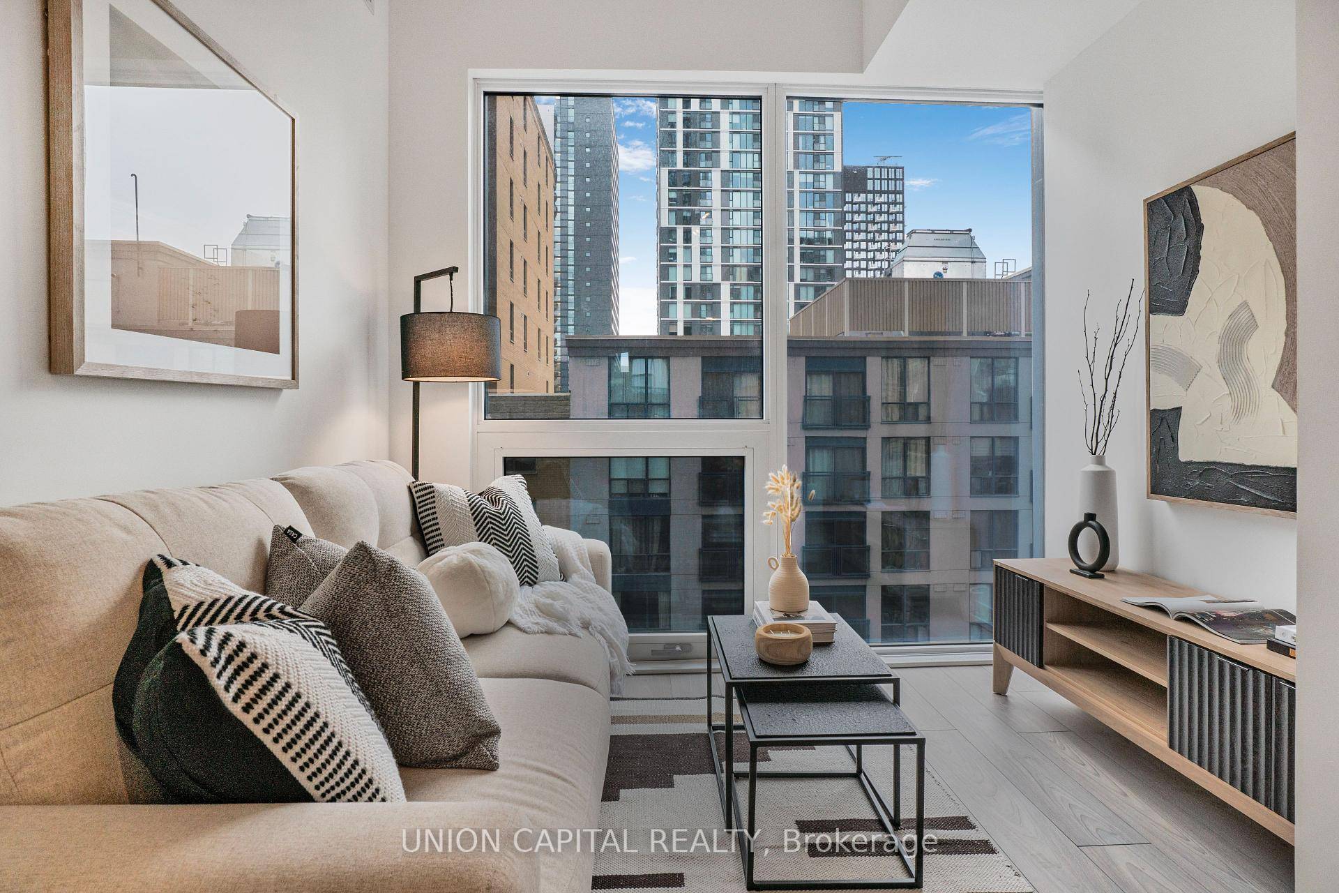 Immaculate 1 bedroom unit at 199 Church Condominiums, developed by Parallax Investment and Centrecourt.