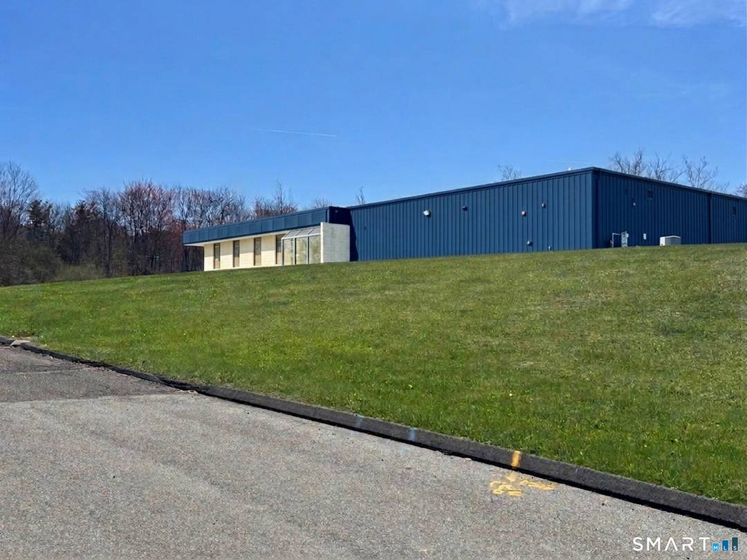 Free standing 27, 000 SF industrial facility on 3.