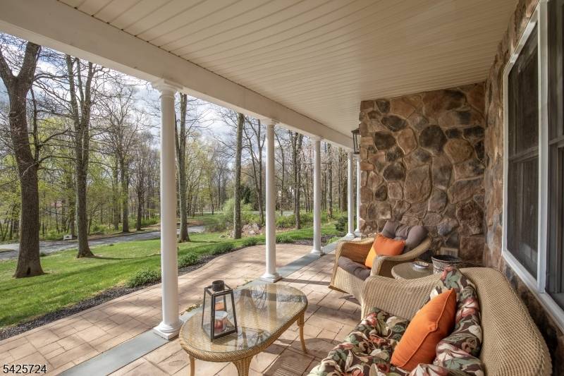 This Colonial is located in the desirable Grandview Estates !
