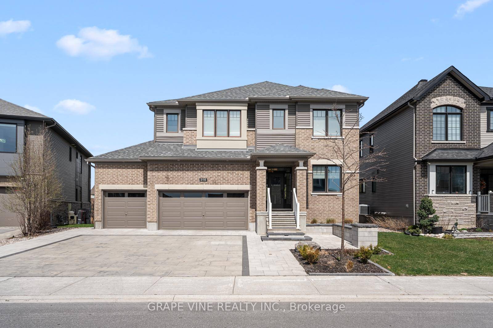 Welcome to the exceptional Minto Mackenzie model !