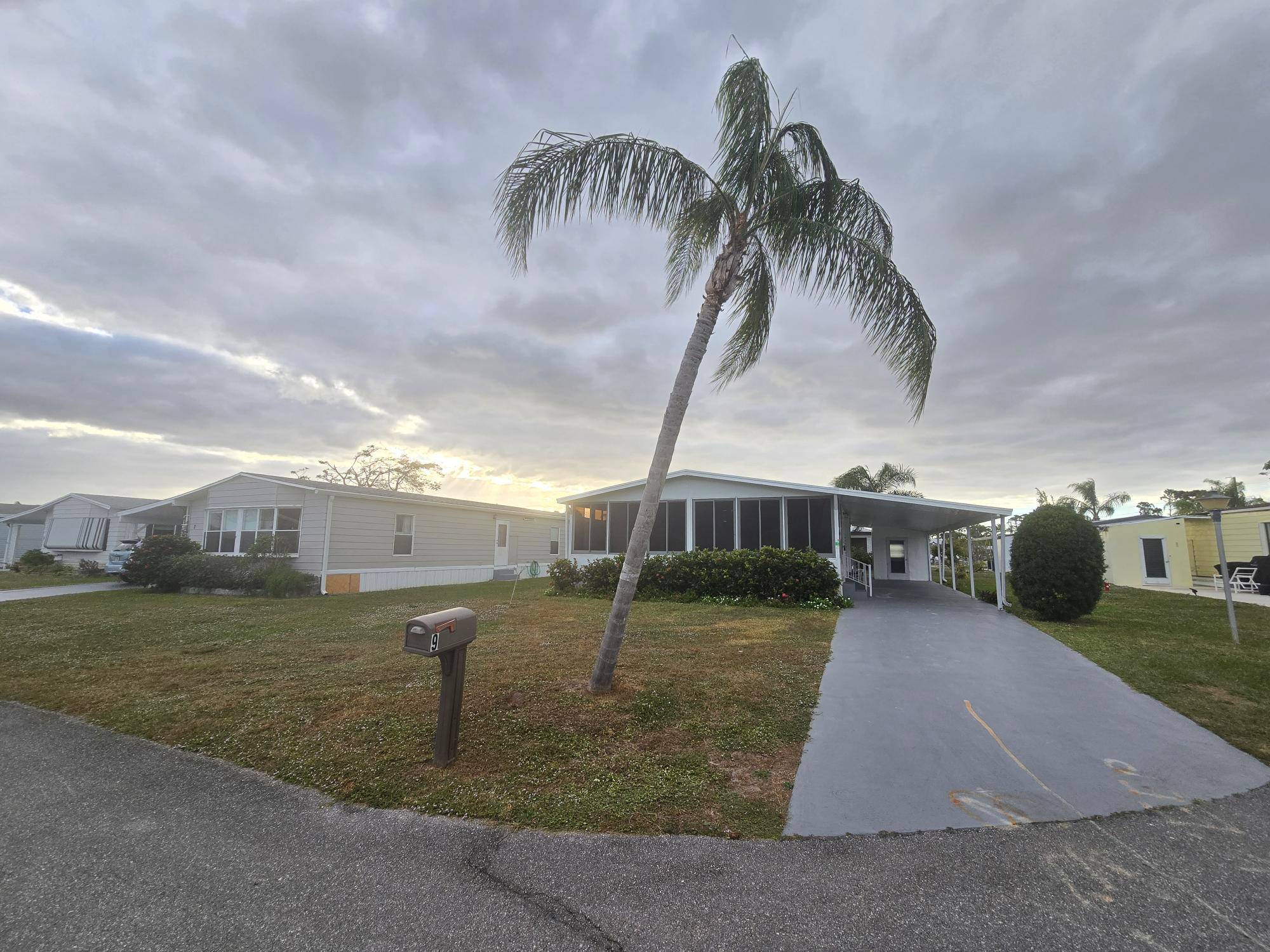 Beautiful Homes of Merit 2 Bedroom, 2 Bath on a Pet Lot !