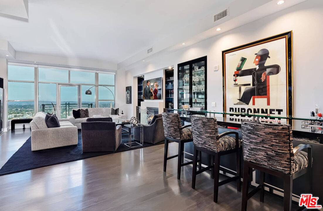 10776 Wilshire Blvd 3BR Westwood La