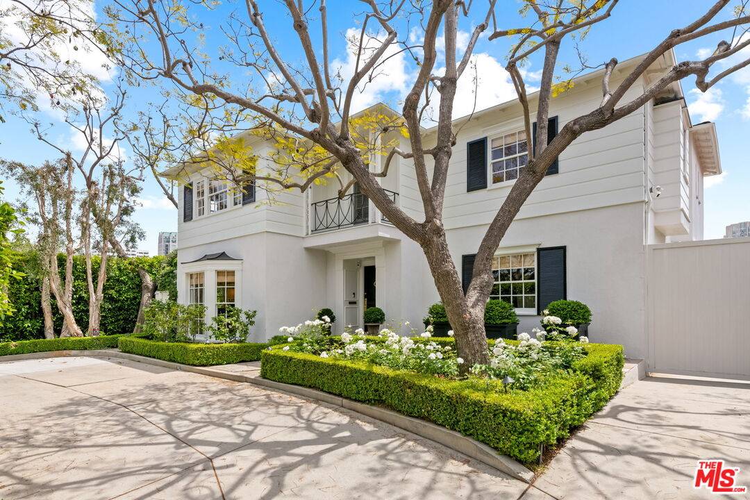 10638   Le Conte Ave 4BR Westwood La