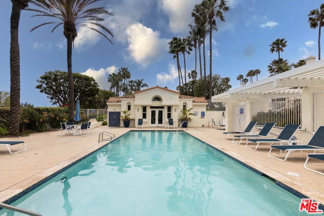 6483 Zuma View Pl 2BR Malibu La