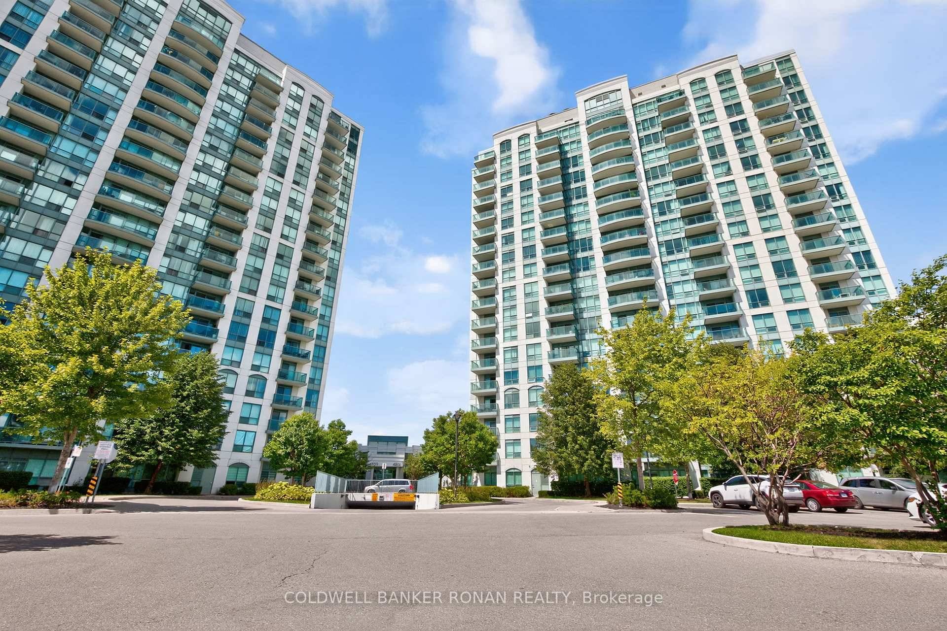 Stunning One Bedroom Plus Den Condo in Prime Erin Mills Location Welcome to this beautifully designed, highly functional one plus one bedroom condo located directly across from Erin Mills Town ...