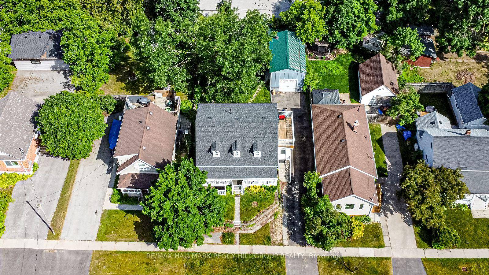 PRIME RM2 ZONED PROPERTY WITH 3 SEPARATE LIVING QUARTERS JUST MINUTES FROM THE WATER !