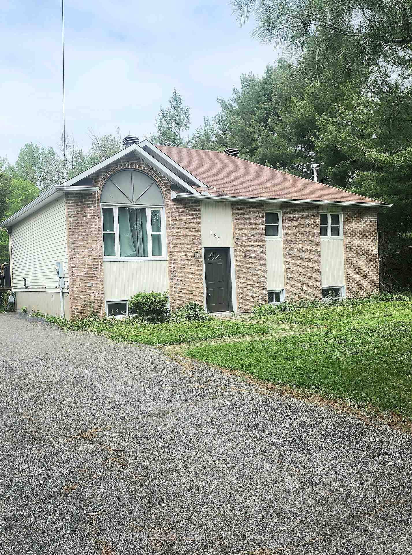 WELCOME TO 187 OAKWOOD IN FOREST HILL !
