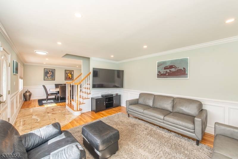 Nothing to do but move right in !