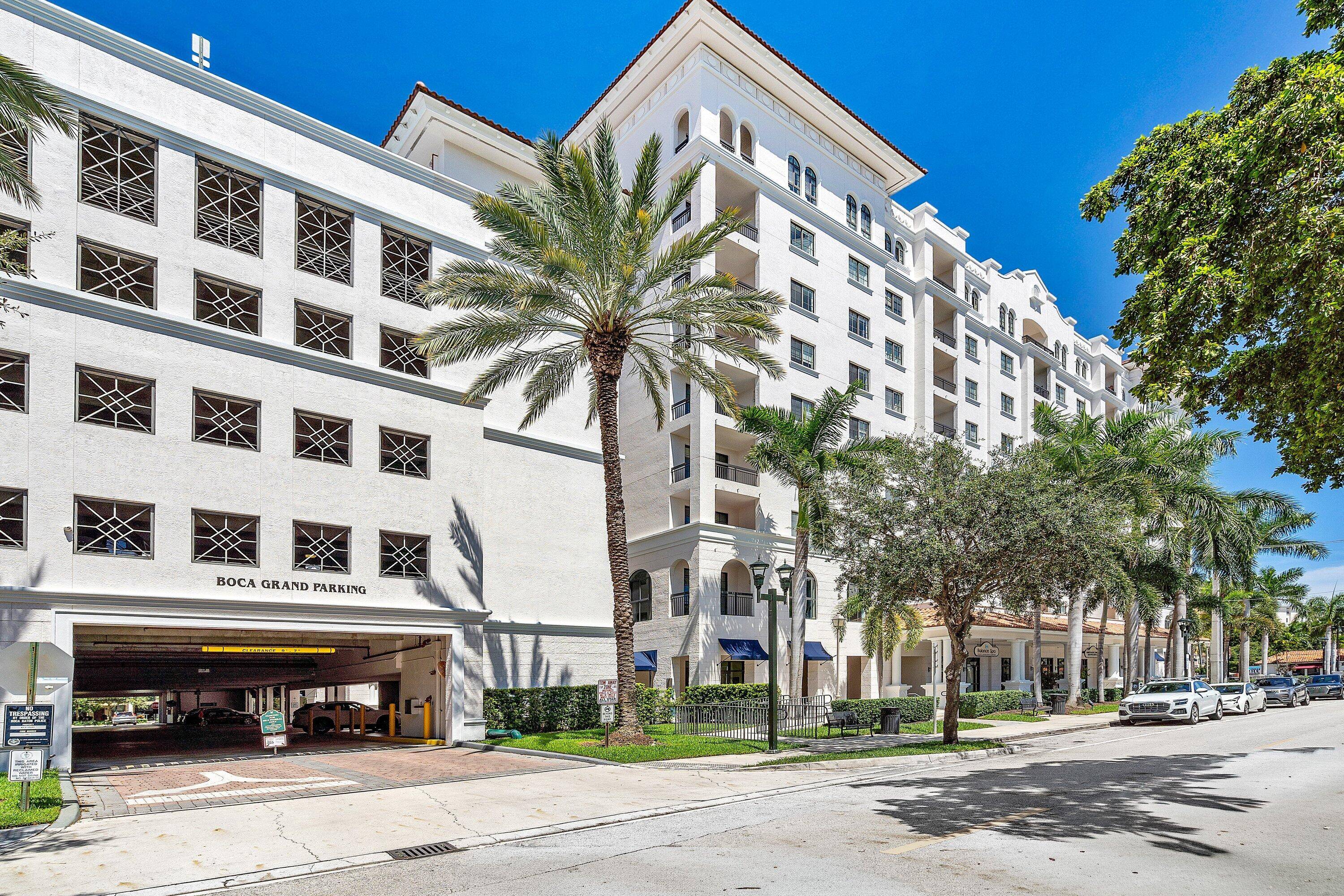 Located on the 3rd floor, overlooking the pool area, beautiful 3 bedroom, 2 bath unit.
