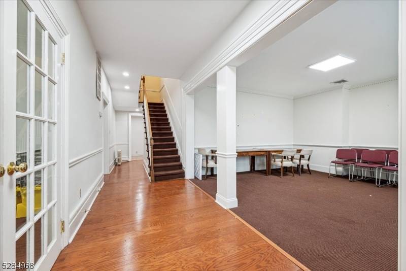 UNBELIEVABLE LOCATION, LOCATION, LOCATION, FREE STANDING 2500 SF PROFESSIONAL BUILDING ON RT 202 206 BEDMINSTER NJ.