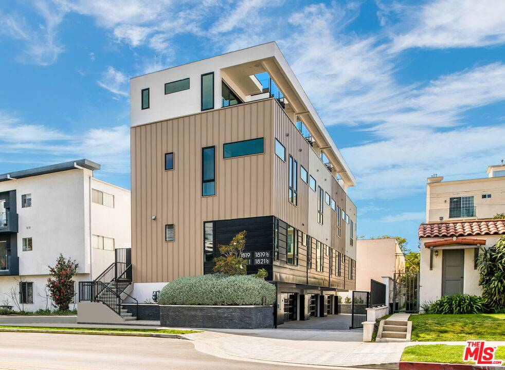1819 1/2  Veteran Ave 3BR Beverlywood La
