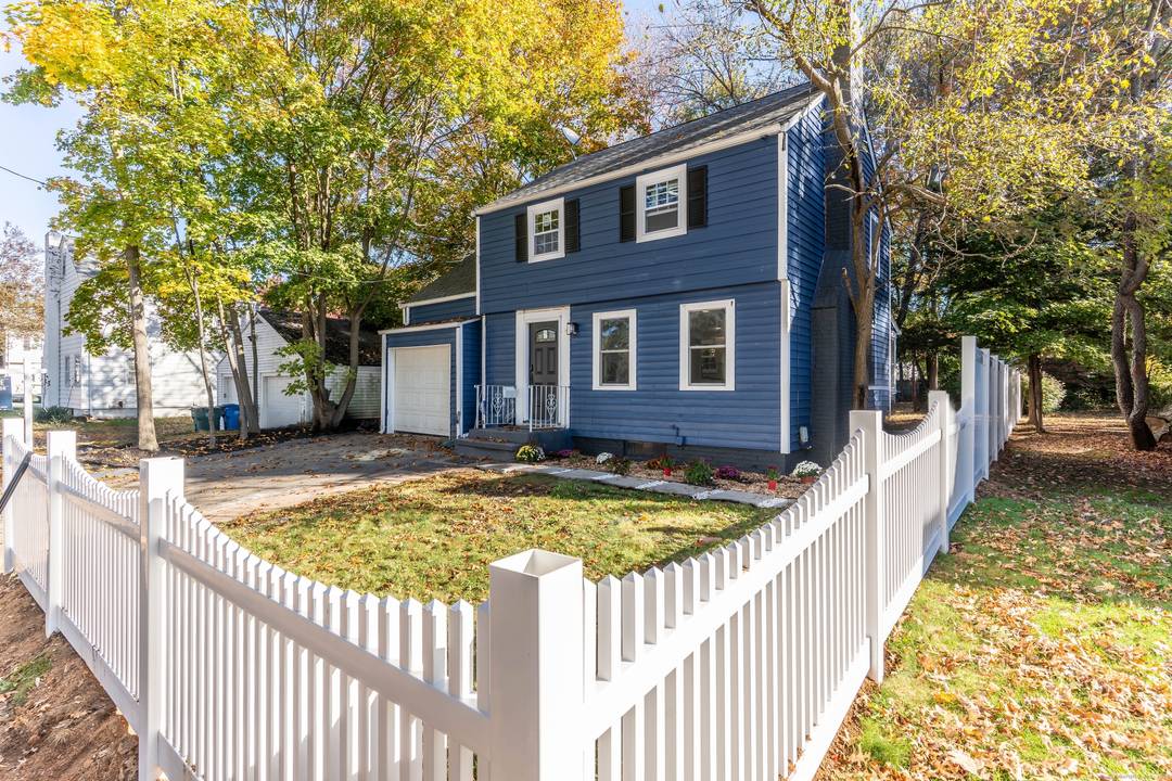 PRICE REDUCED 2 1 BUY DOWN to REDUCE INTEREST with US 1 LENDER !