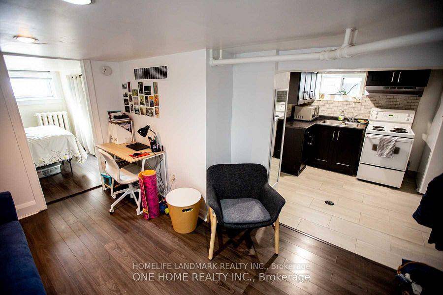Seperate entrance, whole basement appartment unit, with kitchen, bathroom, Quiet Street In East York Near Donlands And Danforth.