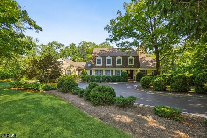 Designed with comfort, flexibility, and privacy in mind, this exceptional custom Colonial is ideal for today's lifestyle.