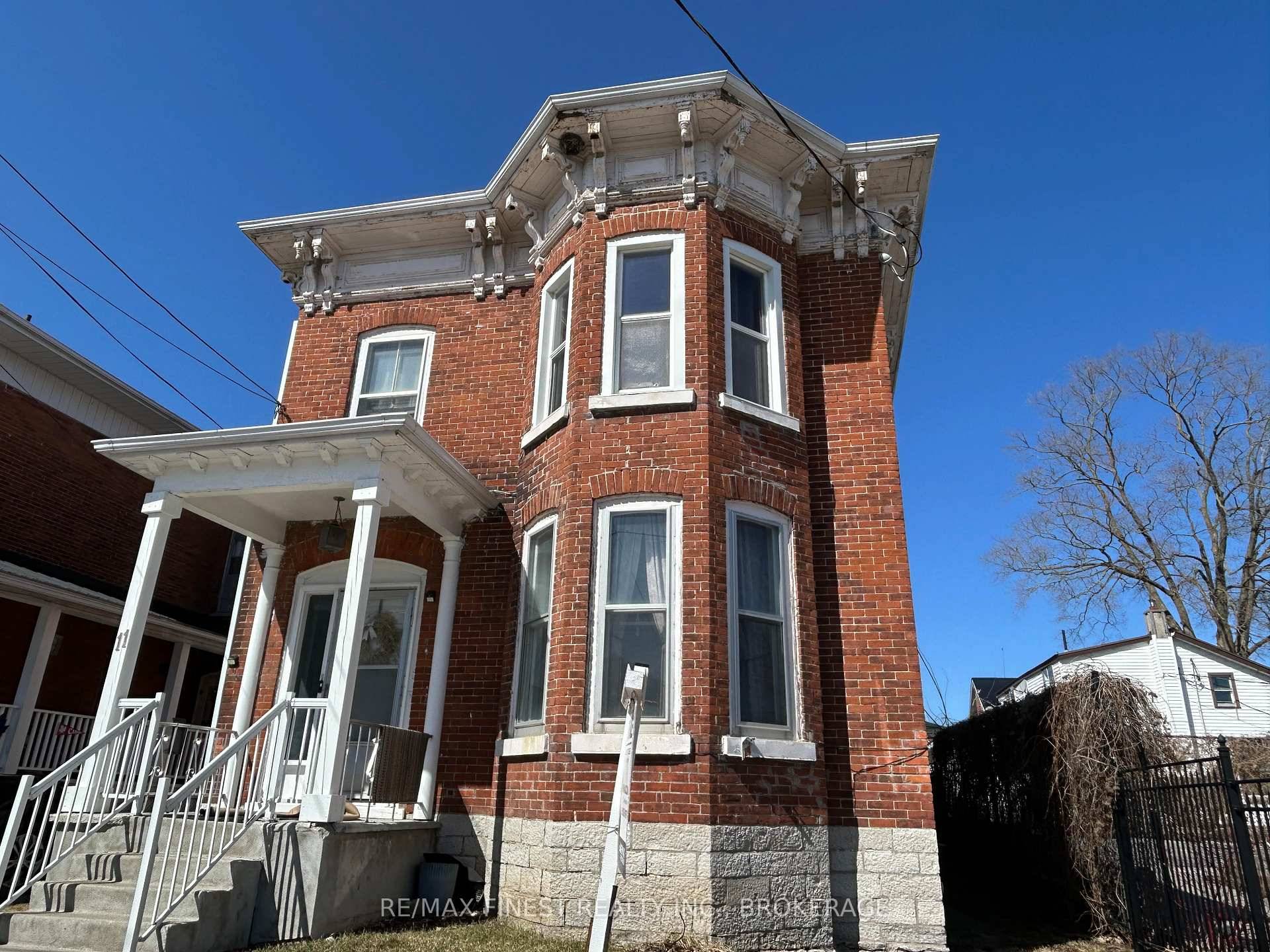 Welcome to 11 Bridge Street West in downtown Napanee, Ontario !