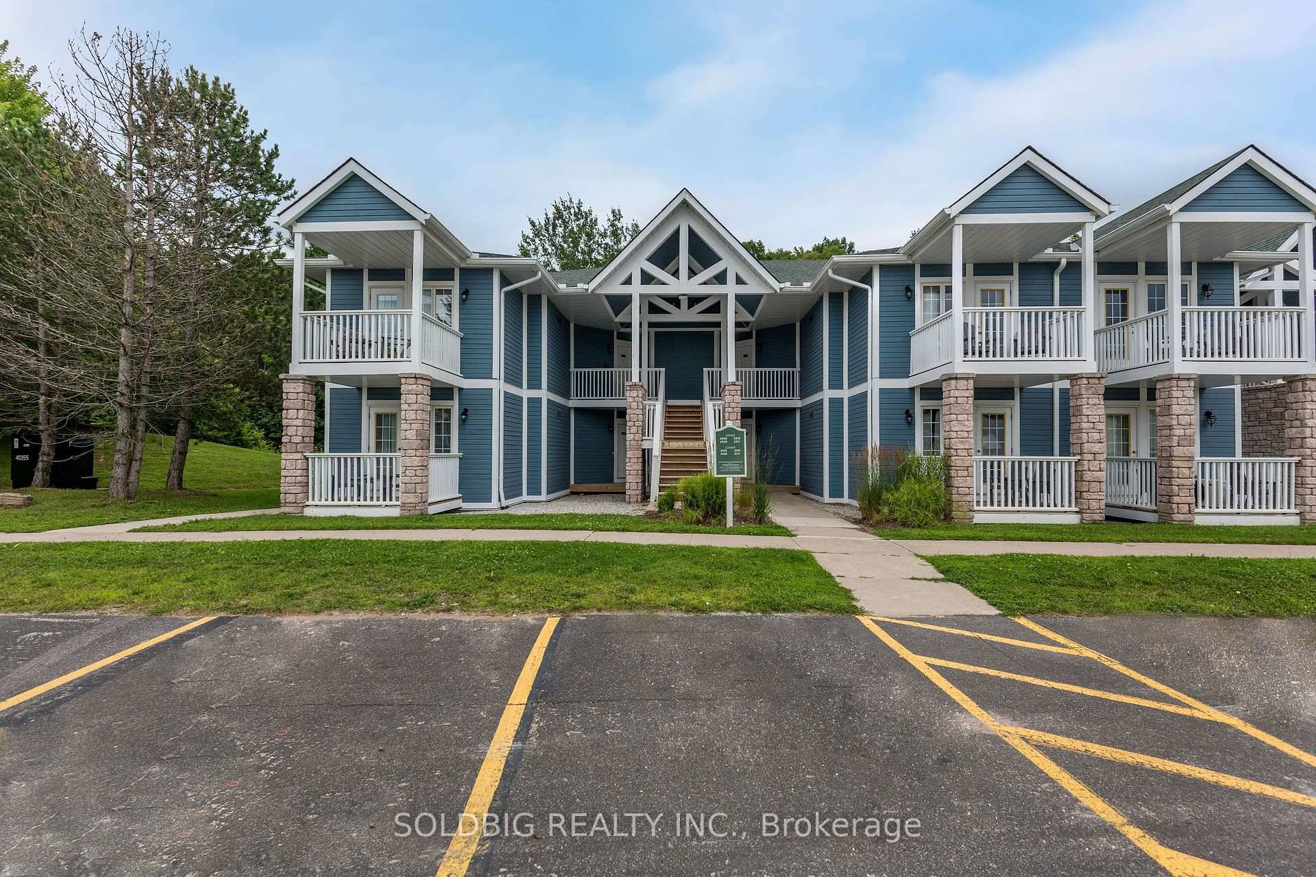 HIGHLAND ESTATES 2308 2309 The Moonstone model Fully renovated Fullyfurnished 2 Bedroom 2 Bath condo.