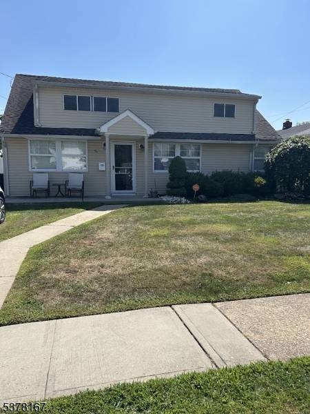 This Move in Condition Custom Parkview home offers Living room, Dining Room Updated eat in kitchen, 3 bedrooms, 2 full baths first floor has walk up Jaccuzzi tub shower Central ...