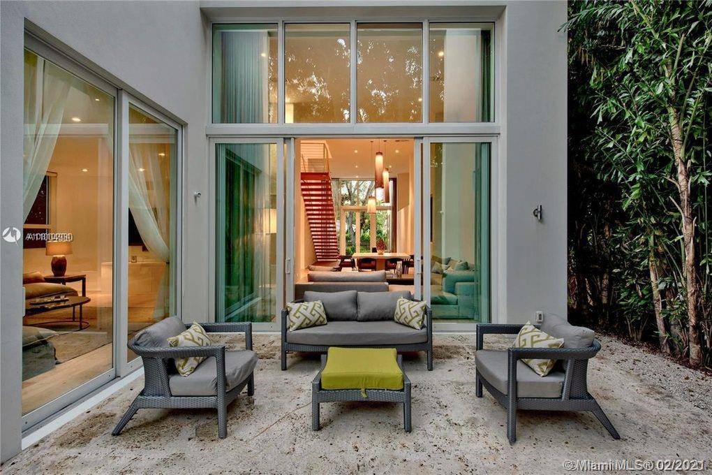 335 W 46th St Florida