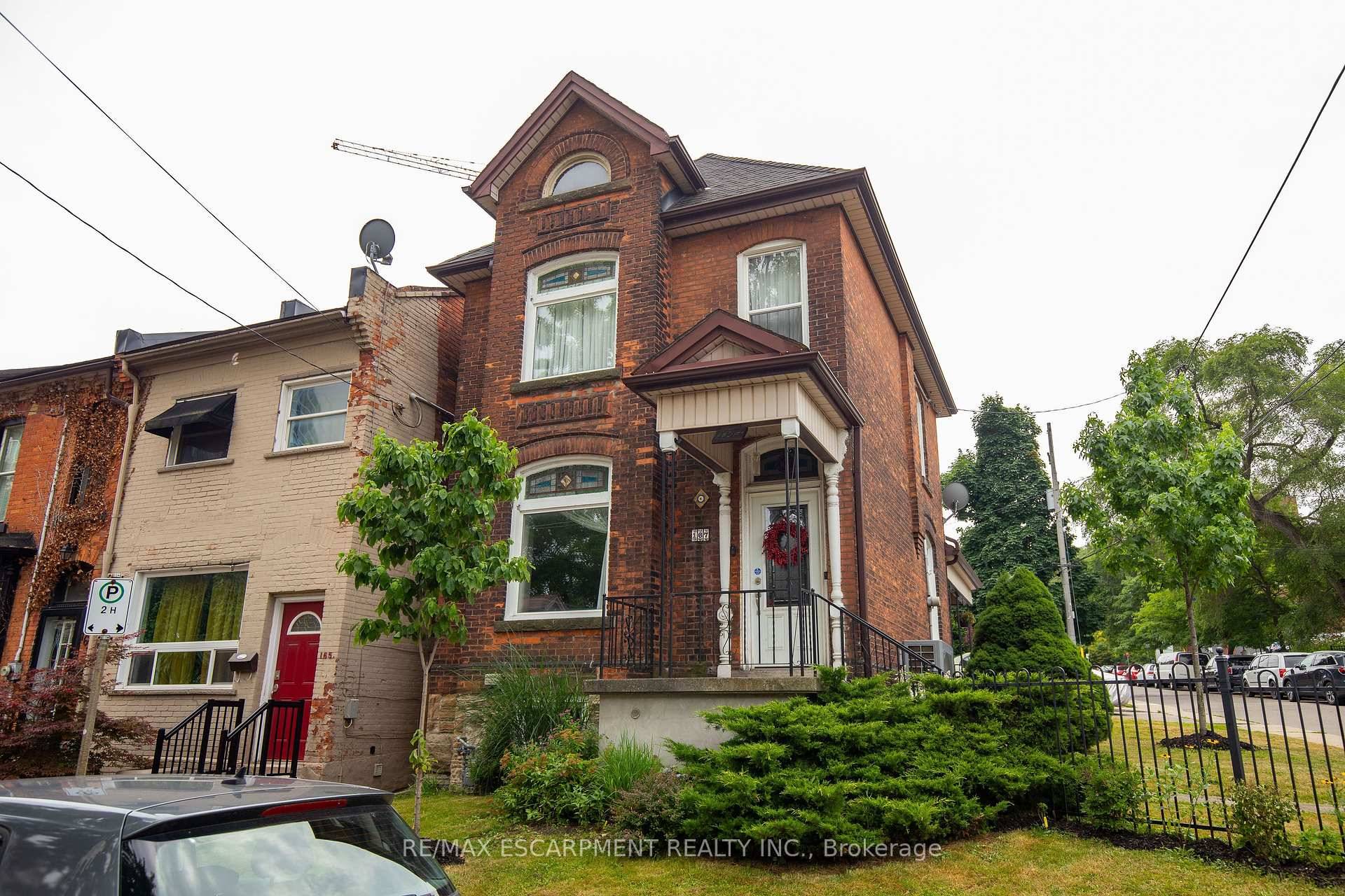 Move in ready brick Victorian c.