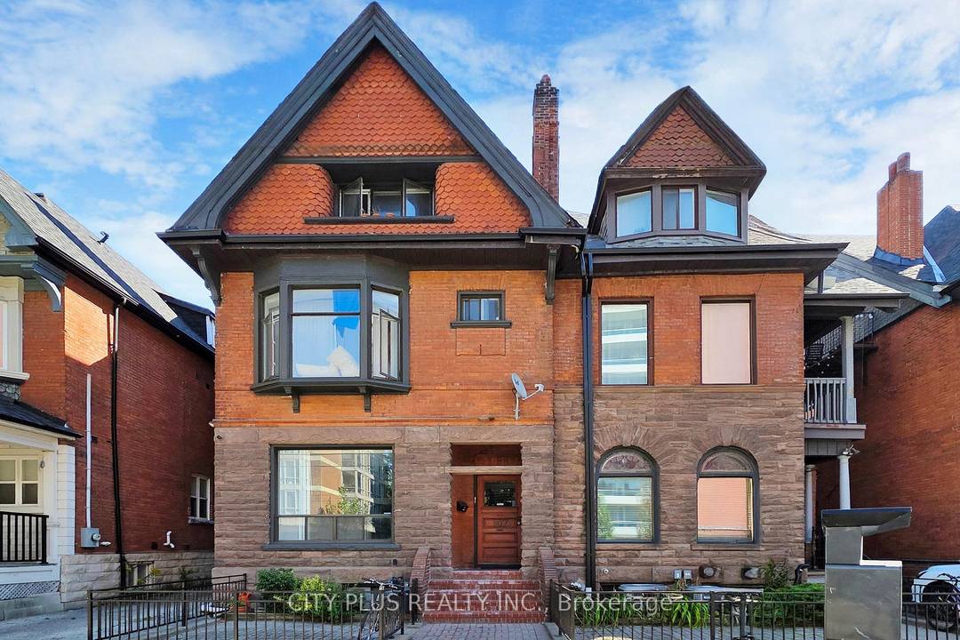 Located In the Iconic Prestigious Forest Hill Neighbourhood.