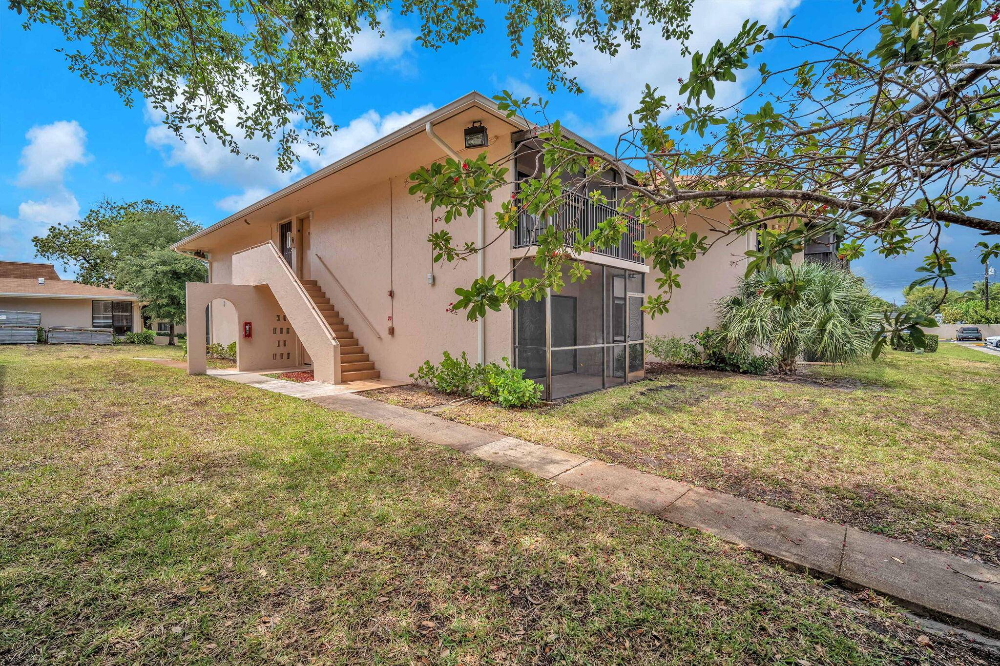 Step into this beautifully renovated apartment that combines modern design with comfort and convenience.