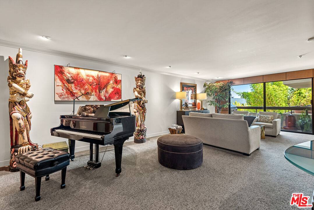 851 N Kings Rd 2BR Sunset Strip La