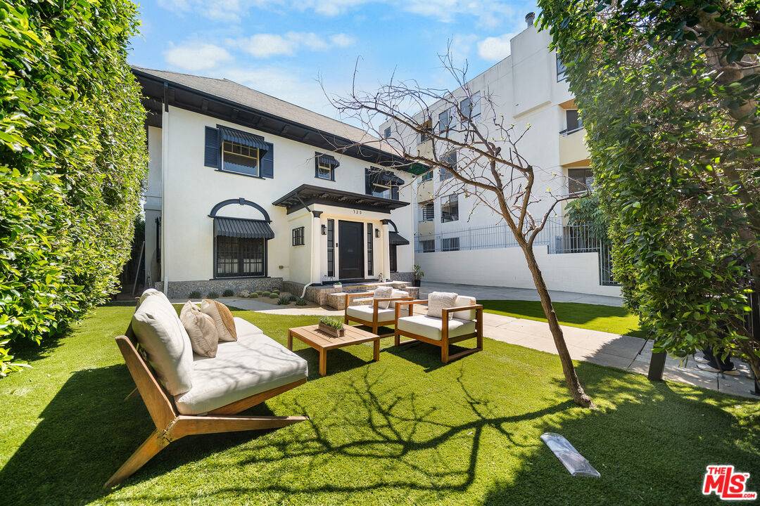 320   Westminster Ave 9BR La