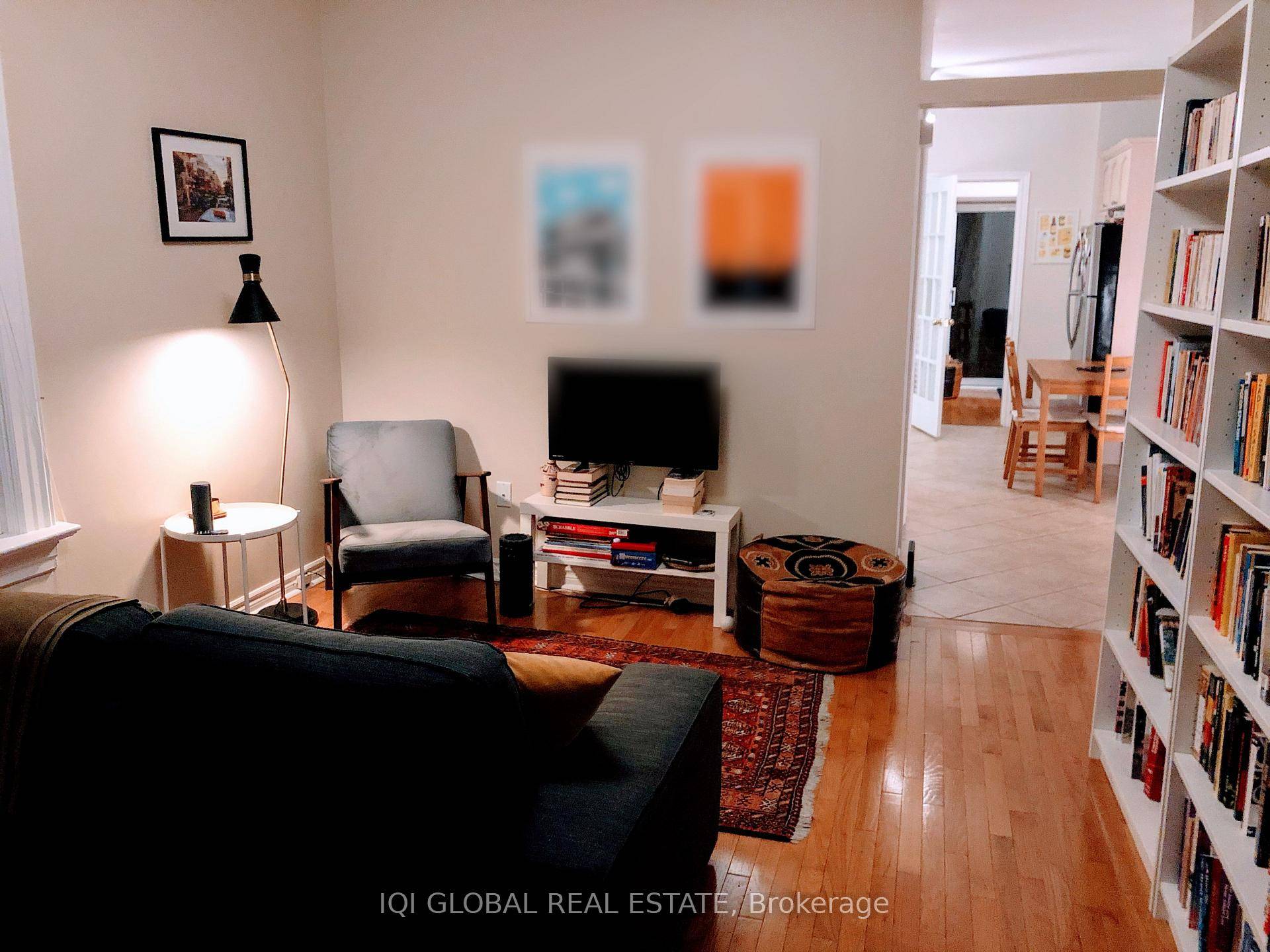 Fully Renovated 1 Den Unit with PRIVATE BACKYARD.