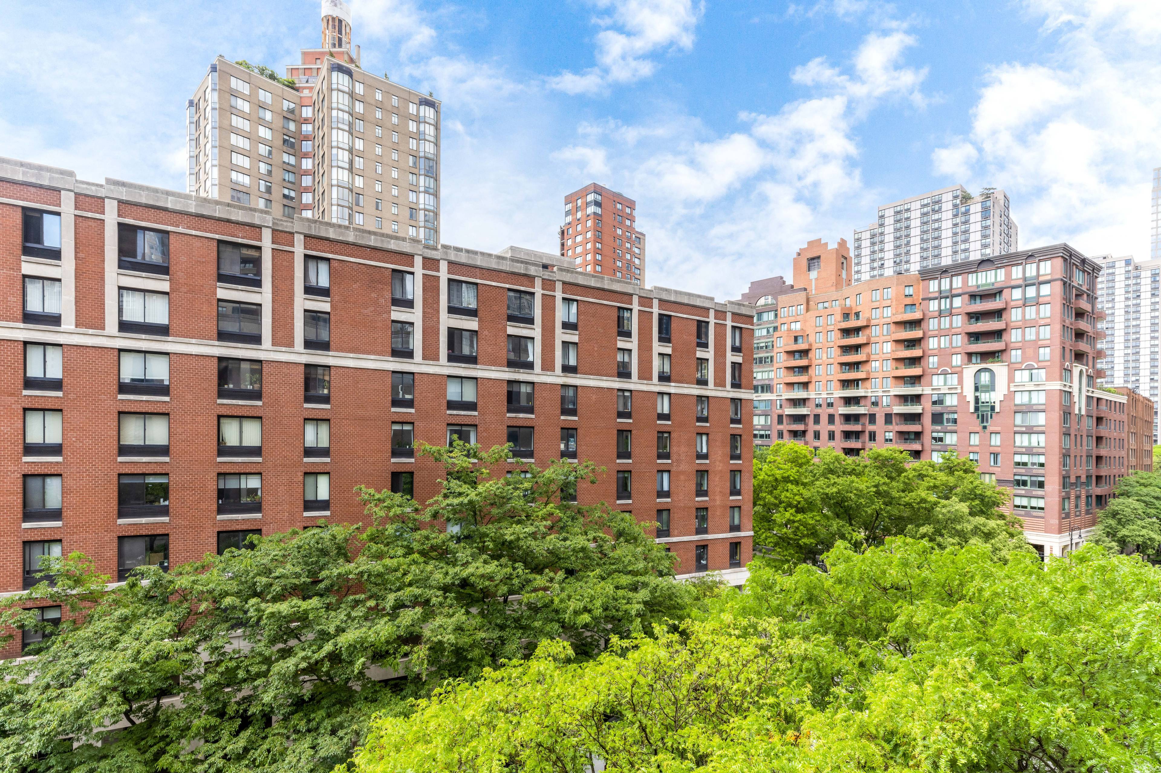 An amazing opportunity to reinvision this western facing one bedroom apartment.