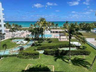 DIRECT OCEAN EAST EXPOSURE !